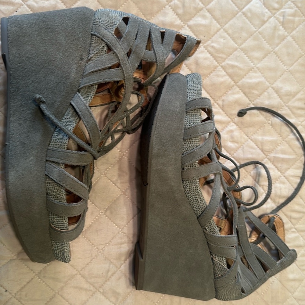 Kenneth Cole lace up wedges